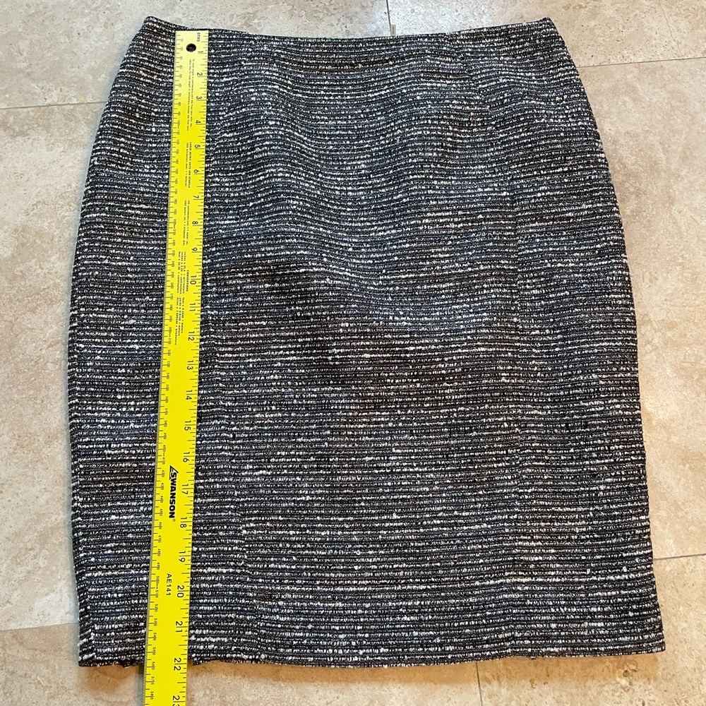 Pretty black grey Tahari textured pencil skirt with fishtail -like hem details